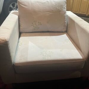 IKEA KARLSTAD ARMCHAIR (discontinued)
With GROVNIK VINTAGE COVER